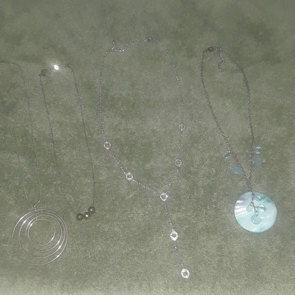 Cute necklaces (lot of 4) - Picture 1 of 8